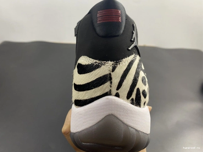 INSTINCT ANIMAL AR0715-010 JORDAN AIR 11 0725